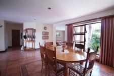 Dining Room - 26 square meters of property in Woodhill Golf Estate