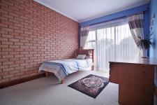 Bed Room 2 - 13 square meters of property in Woodhill Golf Estate