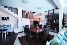 Dining Room of property in Woodhill Golf Estate