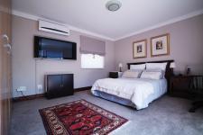 Bed Room 1 - 18 square meters of property in Woodhill Golf Estate