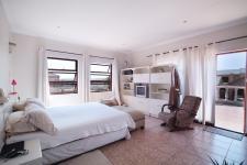 Main Bedroom - 42 square meters of property in Willow Acres Estate