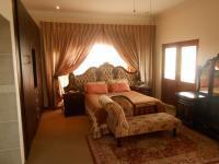 Bed Room 5+ - 30 square meters of property in Pebble Rock