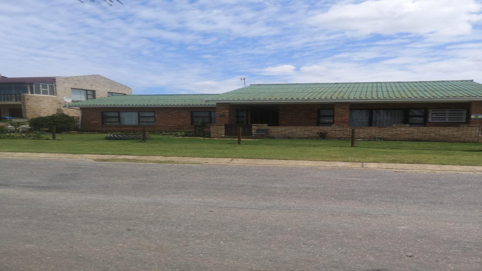 Front View of property in Jeffrey's Bay