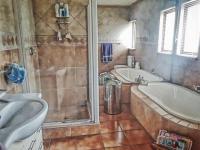Main Bathroom of property in Glenmarais (Glen Marais)