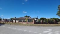Front View of property in Lorraine