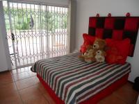 Bed Room 2 - 10 square meters of property in Queensburgh