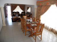 Dining Room - 13 square meters of property in Queensburgh