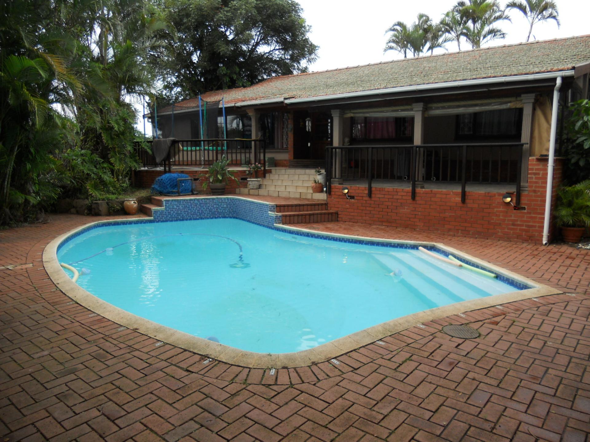 Front View of property in Amanzimtoti 