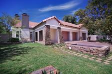 Front View of property in Silver Lakes Golf Estate