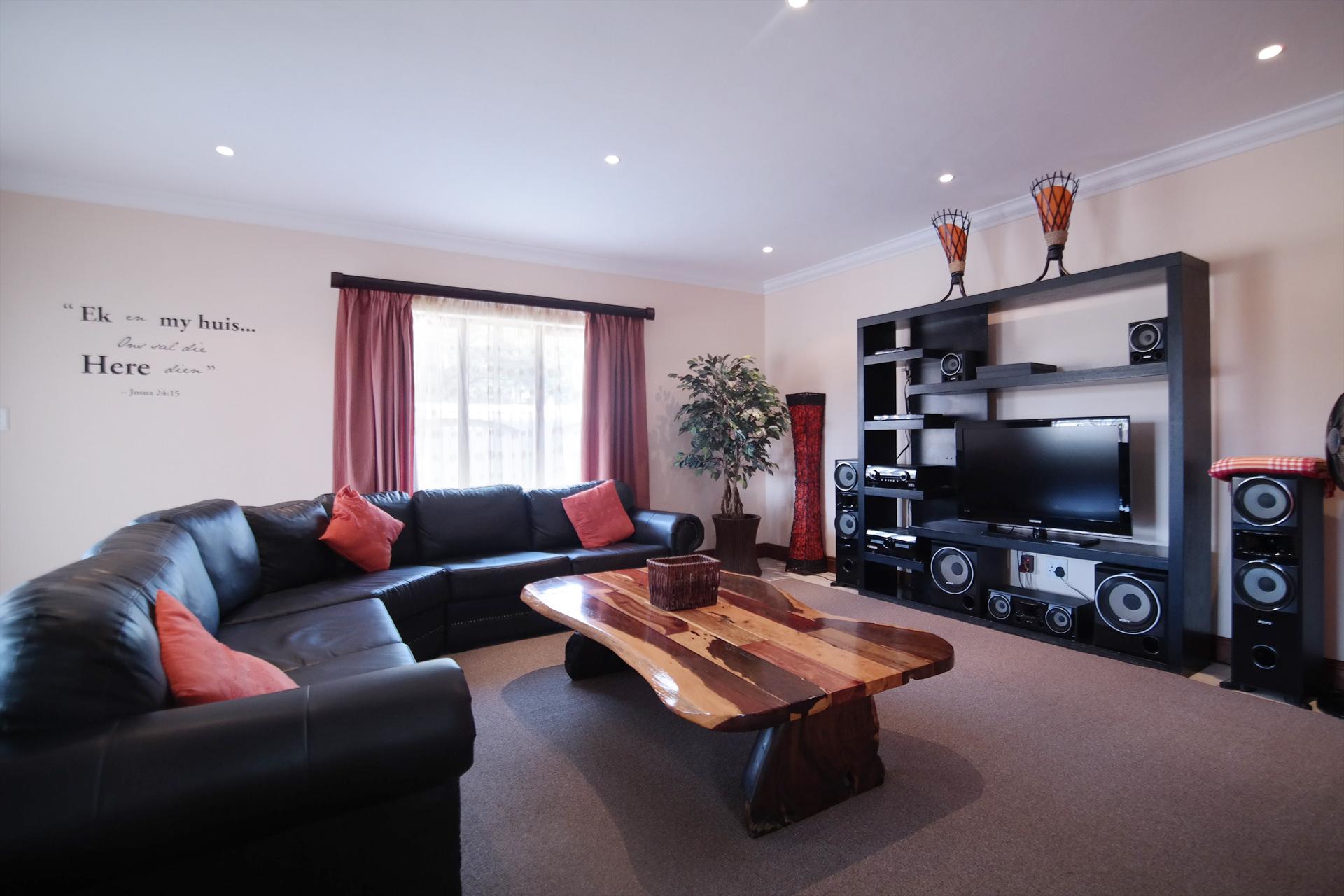 TV Room - 28 square meters of property in Silver Stream Estate