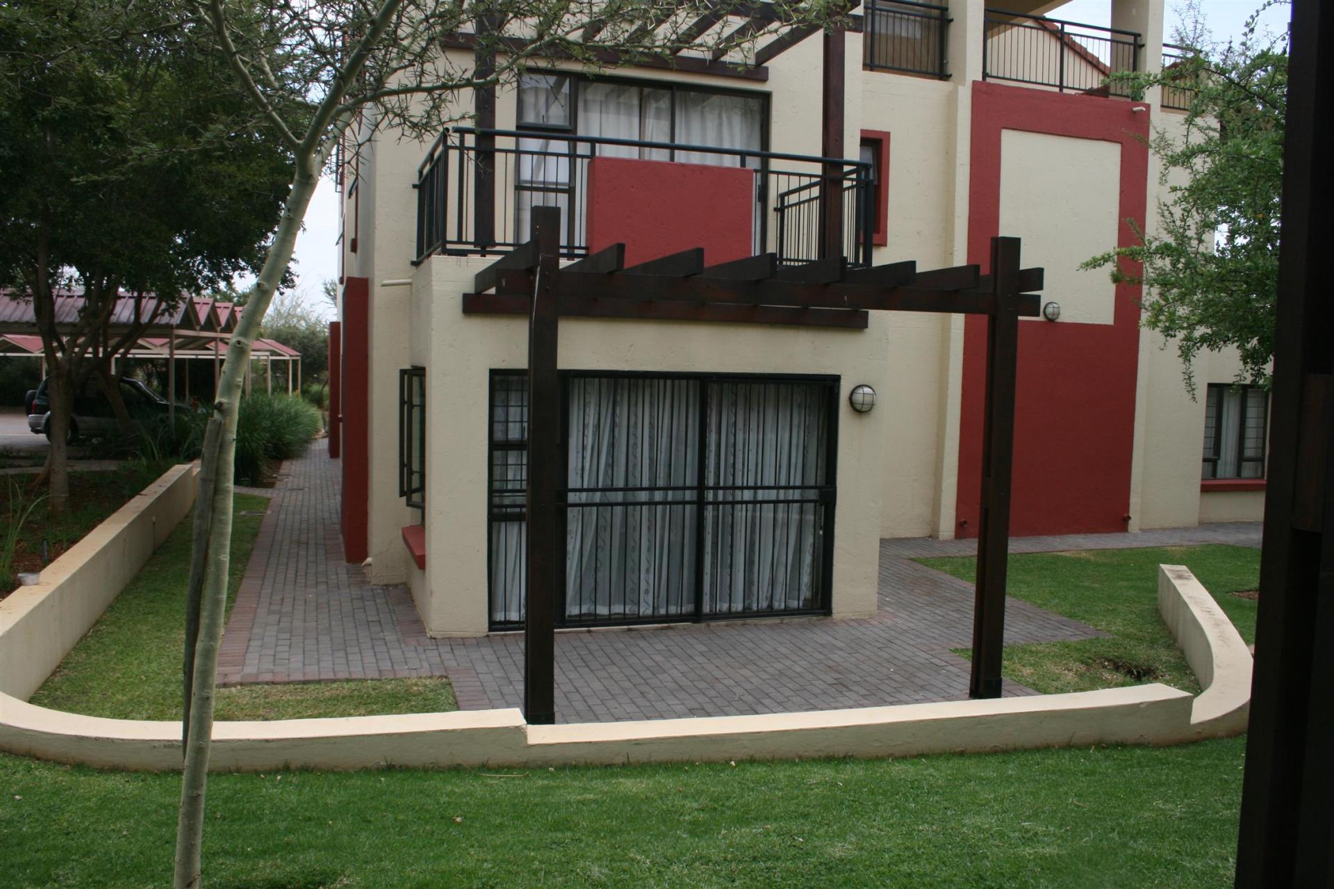 Front View of property in Silver Lakes Golf Estate