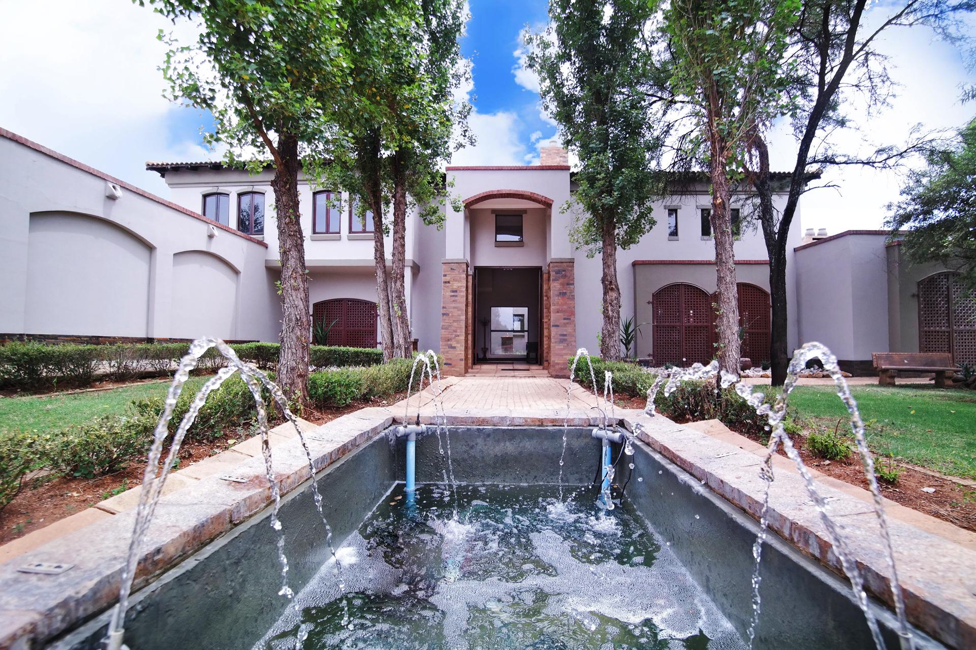 Front View of property in Silver Lakes Golf Estate