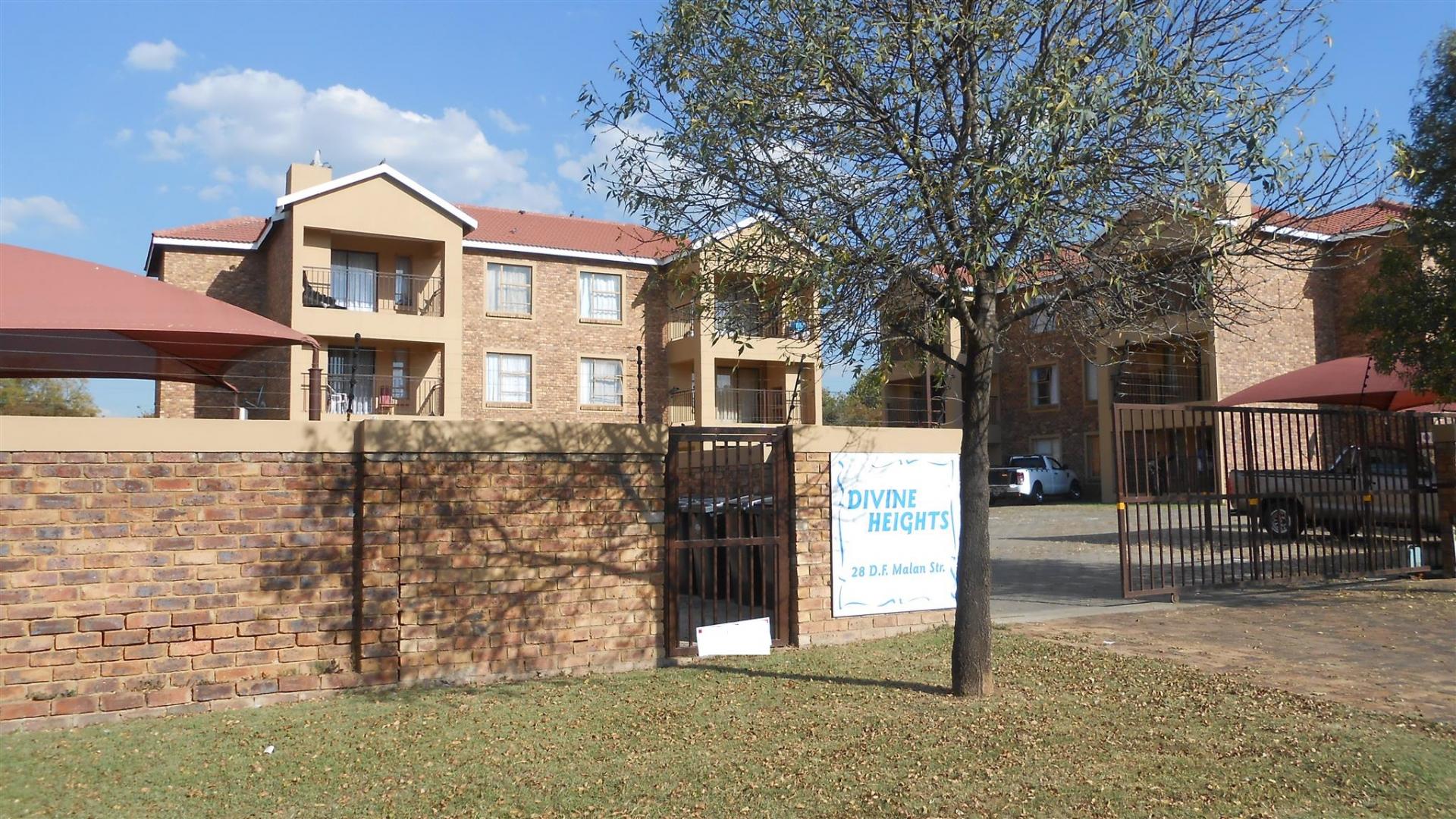 Front View of property in Rensburg