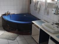 Main Bathroom of property in Benoni