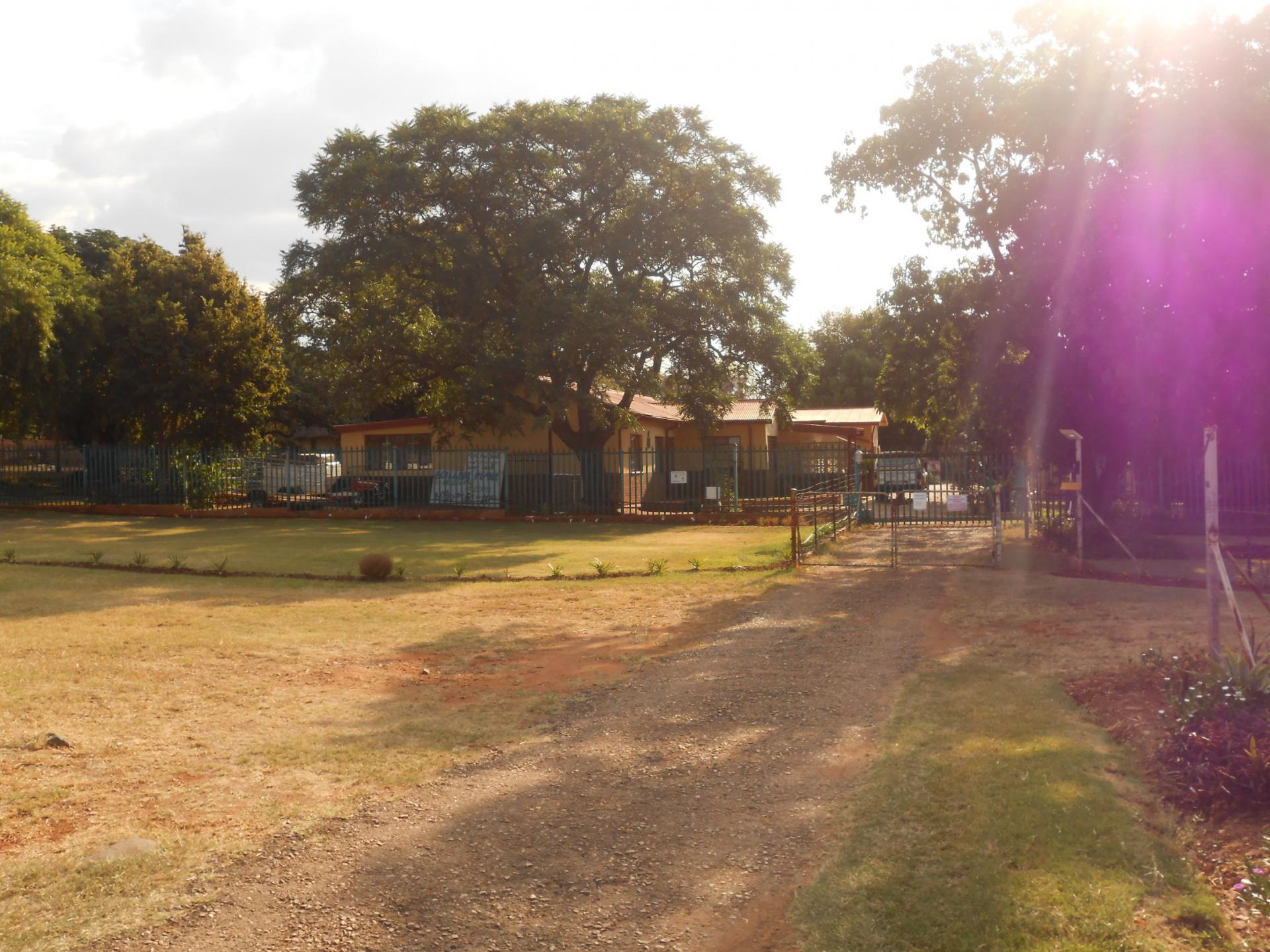 Front View of property in Akasia