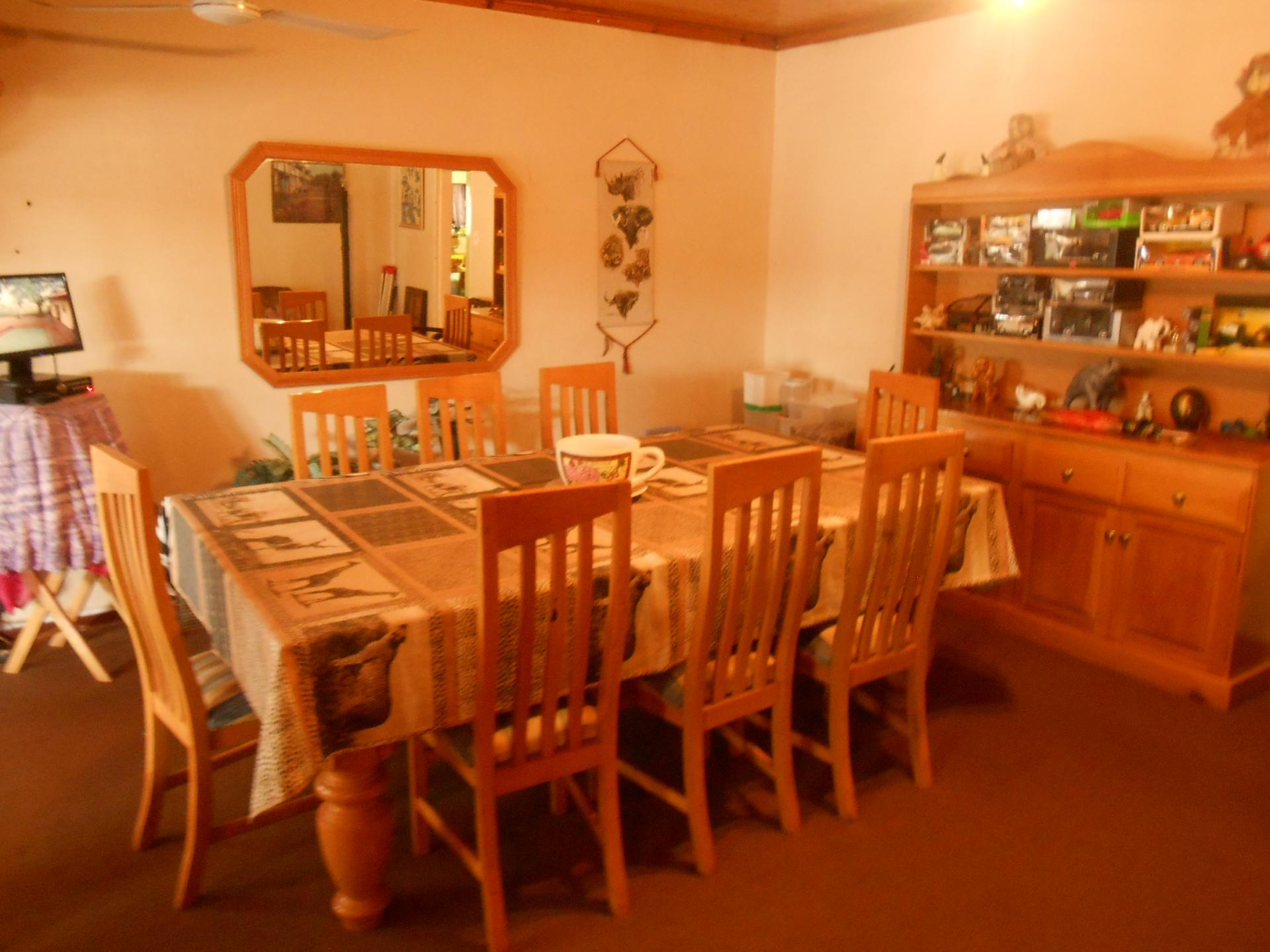 Dining Room - 28 square meters of property in Akasia