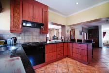 Kitchen - 25 square meters of property in Boardwalk Meander Estate