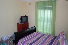 Bed Room 2 - 14 square meters of property in Weltevreden Valley