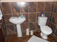 Bathroom 2 - 2 square meters of property in Selcourt