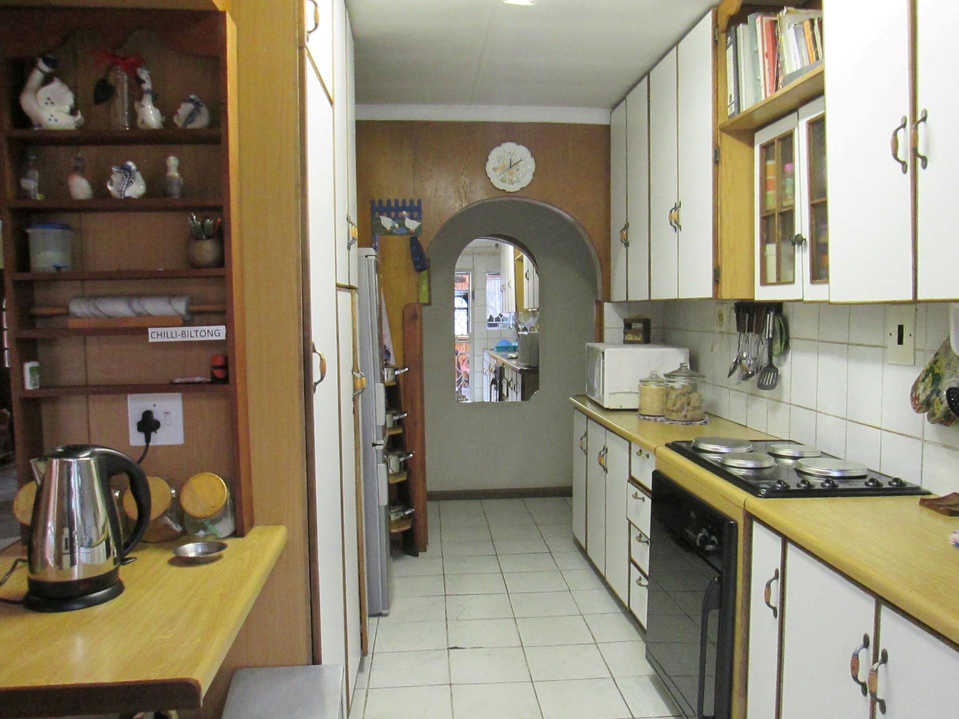 Kitchen - 11 square meters of property in Buyscelia AH