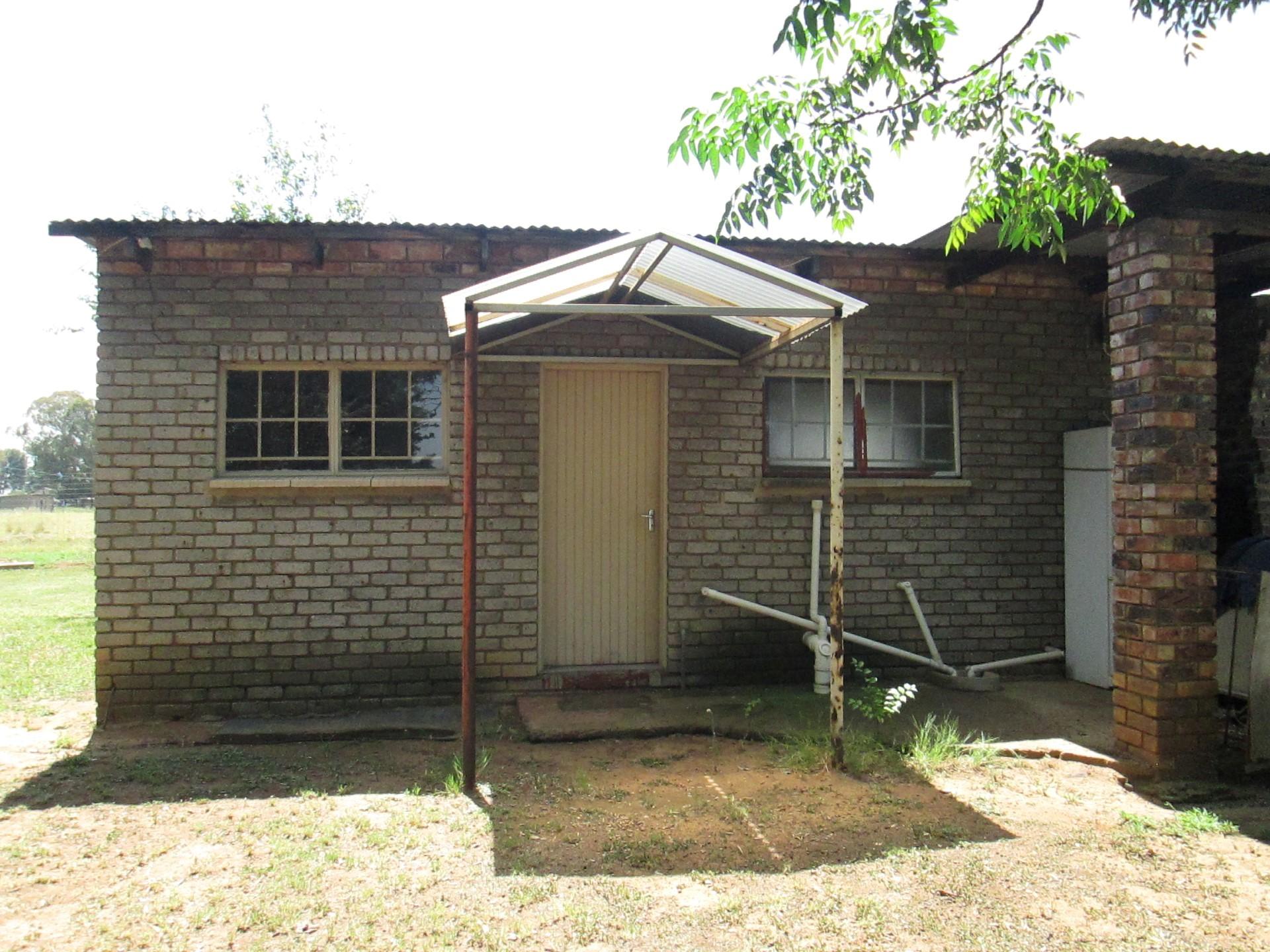 Front View of property in Buyscelia AH