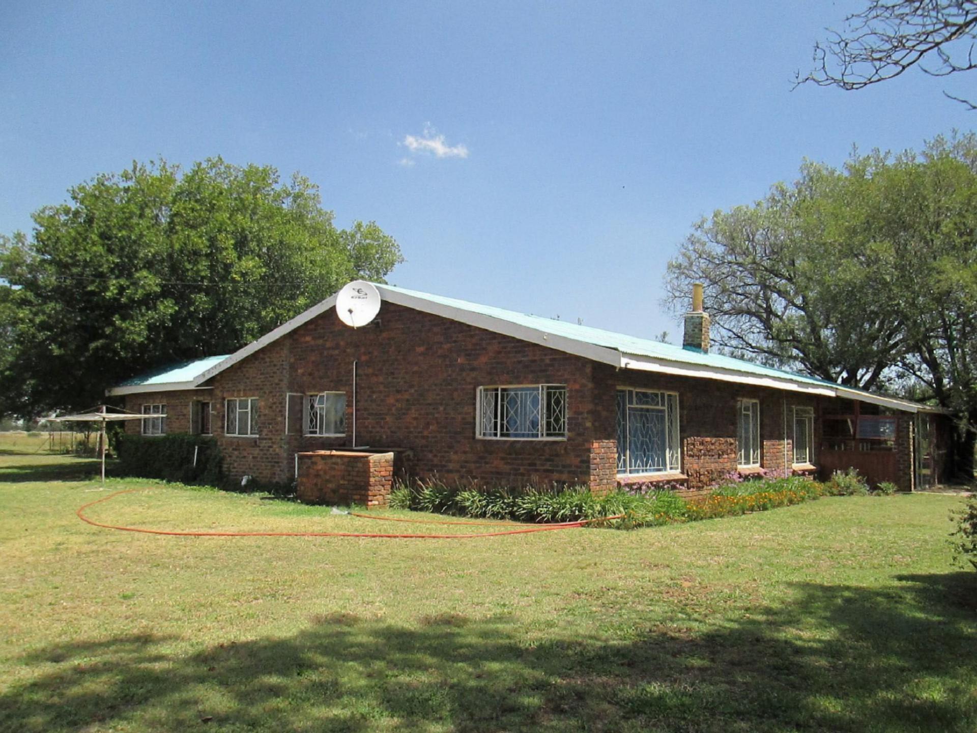 Backyard of property in Buyscelia AH