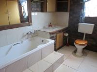 Bathroom 1 - 4 square meters of property in Buyscelia AH