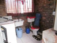 Bathroom 3+ - 6 square meters of property in Buyscelia AH