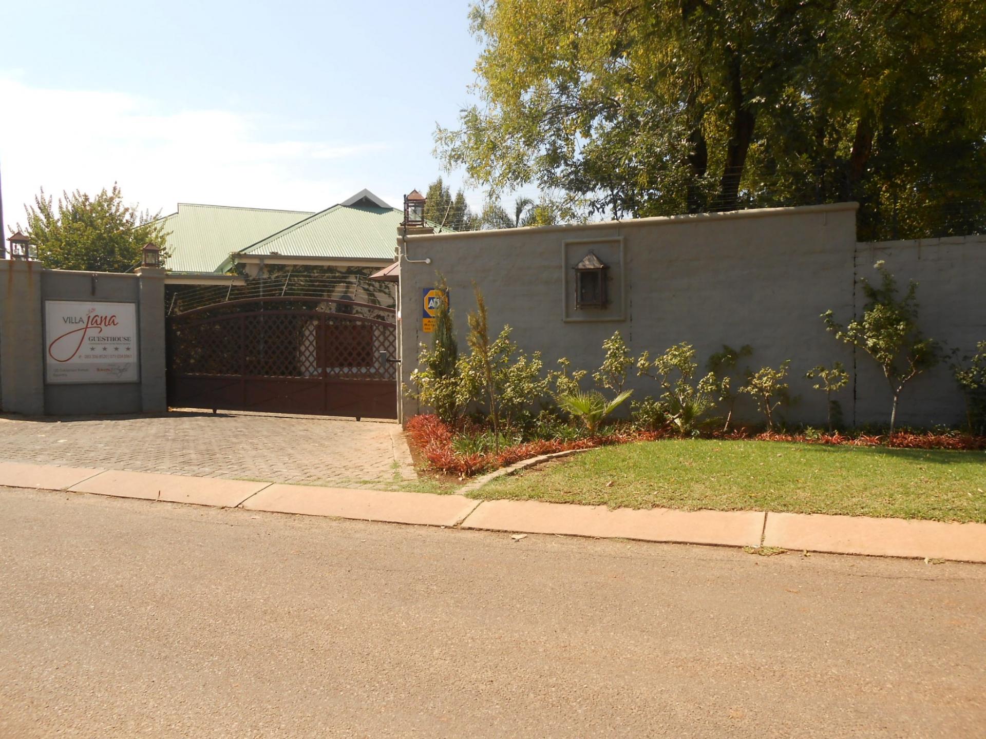Front View of property in Equestria