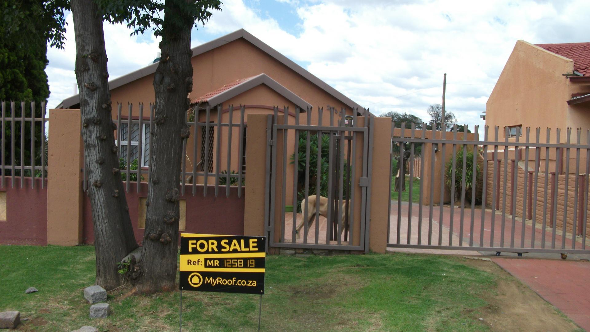 Front View of property in Lenasia South