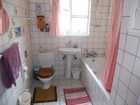 Main Bathroom - 4 square meters of property in Mandini