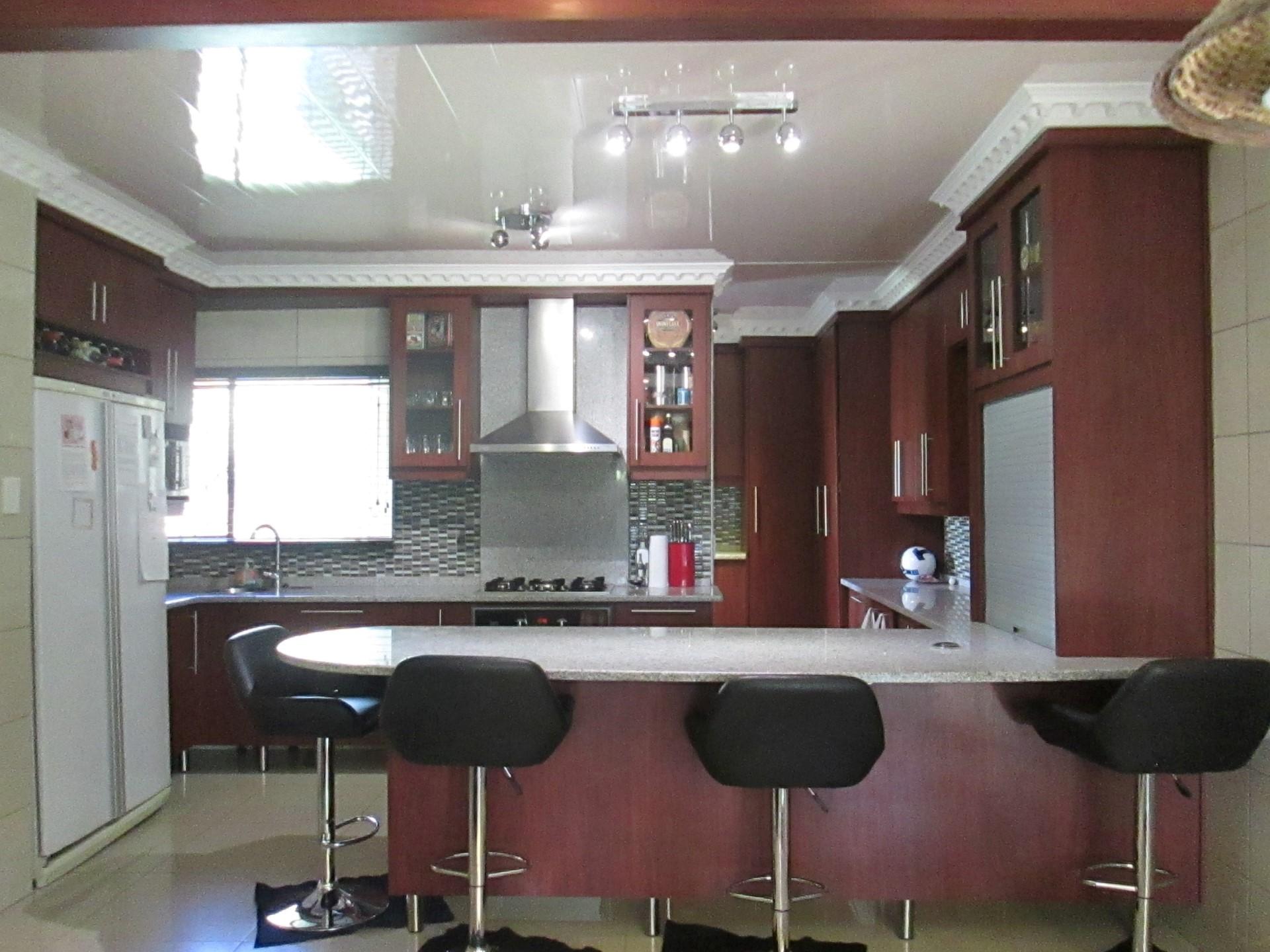 Kitchen - 26 square meters of property in Three Rivers