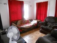 Lounges - 14 square meters of property in Tongaat