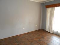 Lounges - 41 square meters of property in Witfield