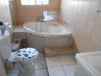 Bathroom 1 - 5 square meters of property in Witfield