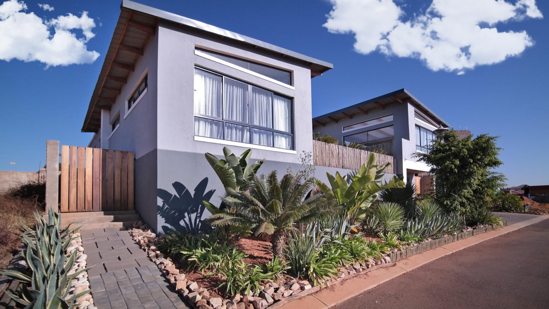 Front View of property in Heron Hill Estate