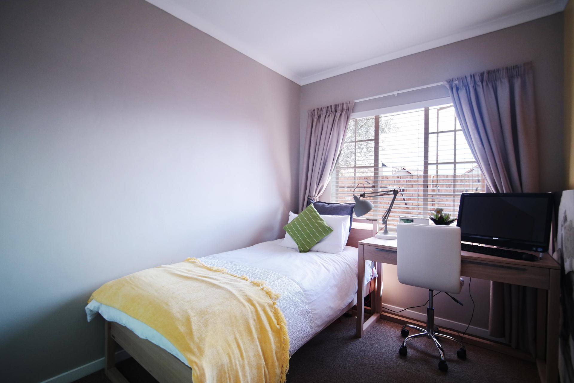 Bed Room 2 - 8 square meters of property in The Wilds Estate