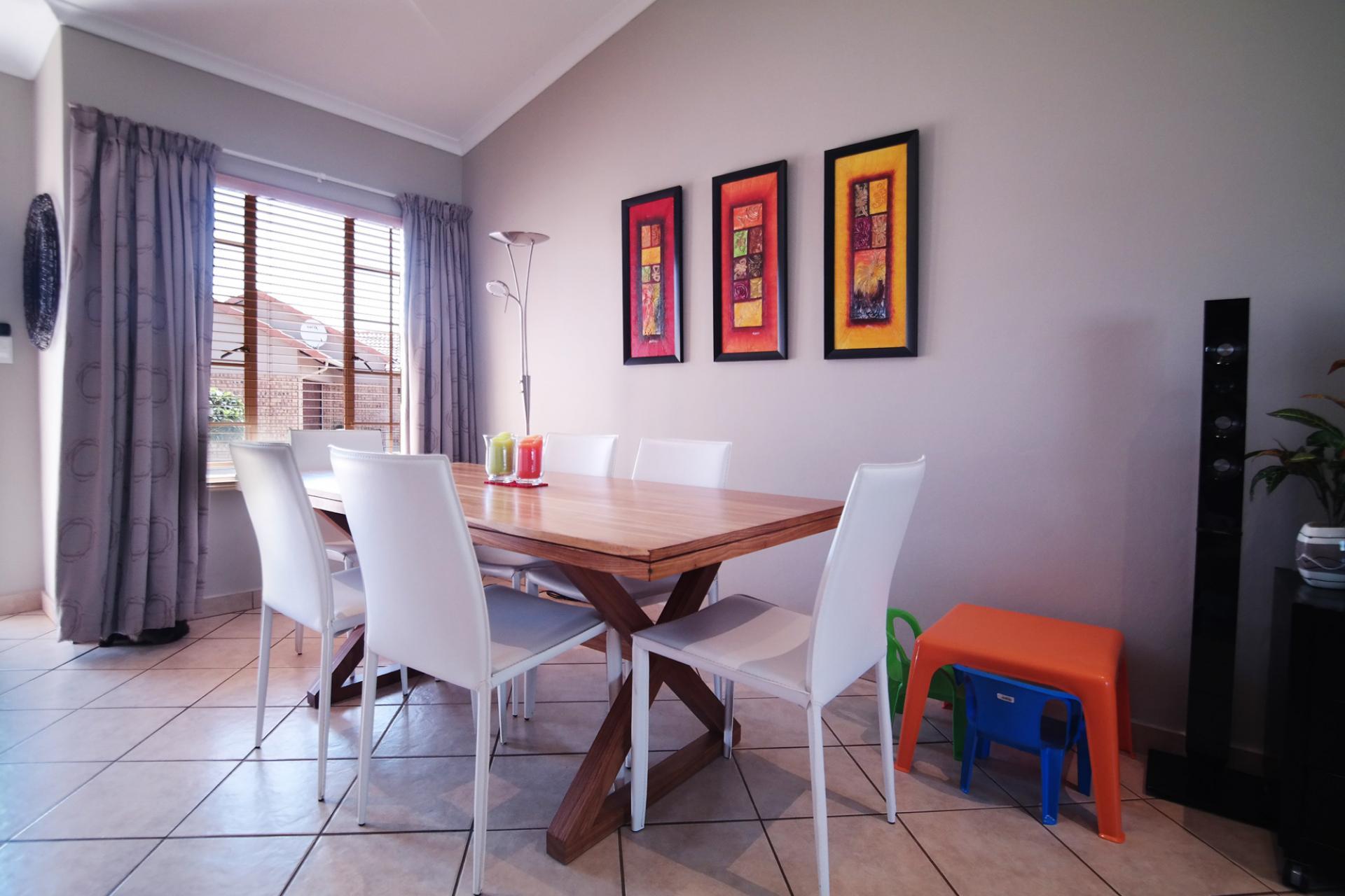 Dining Room - 10 square meters of property in The Wilds Estate