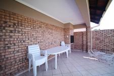 Patio - 12 square meters of property in The Wilds Estate