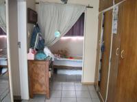 Main Bedroom - 36 square meters of property in Krugersdorp