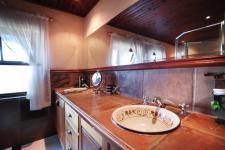 Main Bathroom - 17 square meters of property in Woodhill Golf Estate