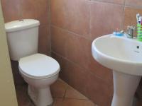 Main Bathroom - 3 square meters of property in Bedworth Park