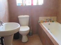 Bathroom 1 - 5 square meters of property in Bedworth Park