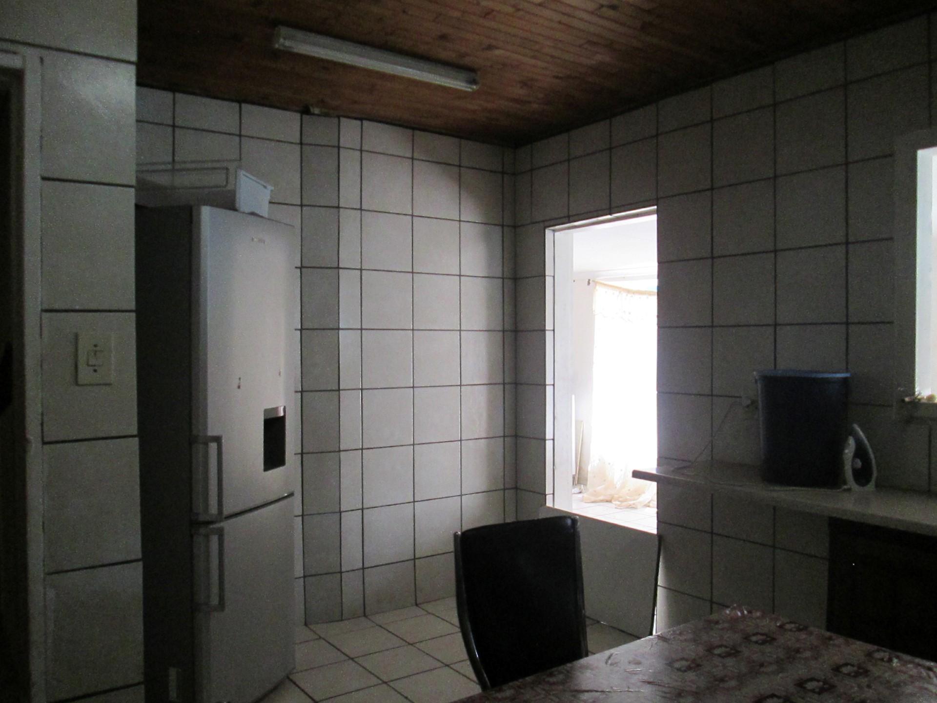Kitchen - 15 square meters of property in Vanderbijlpark