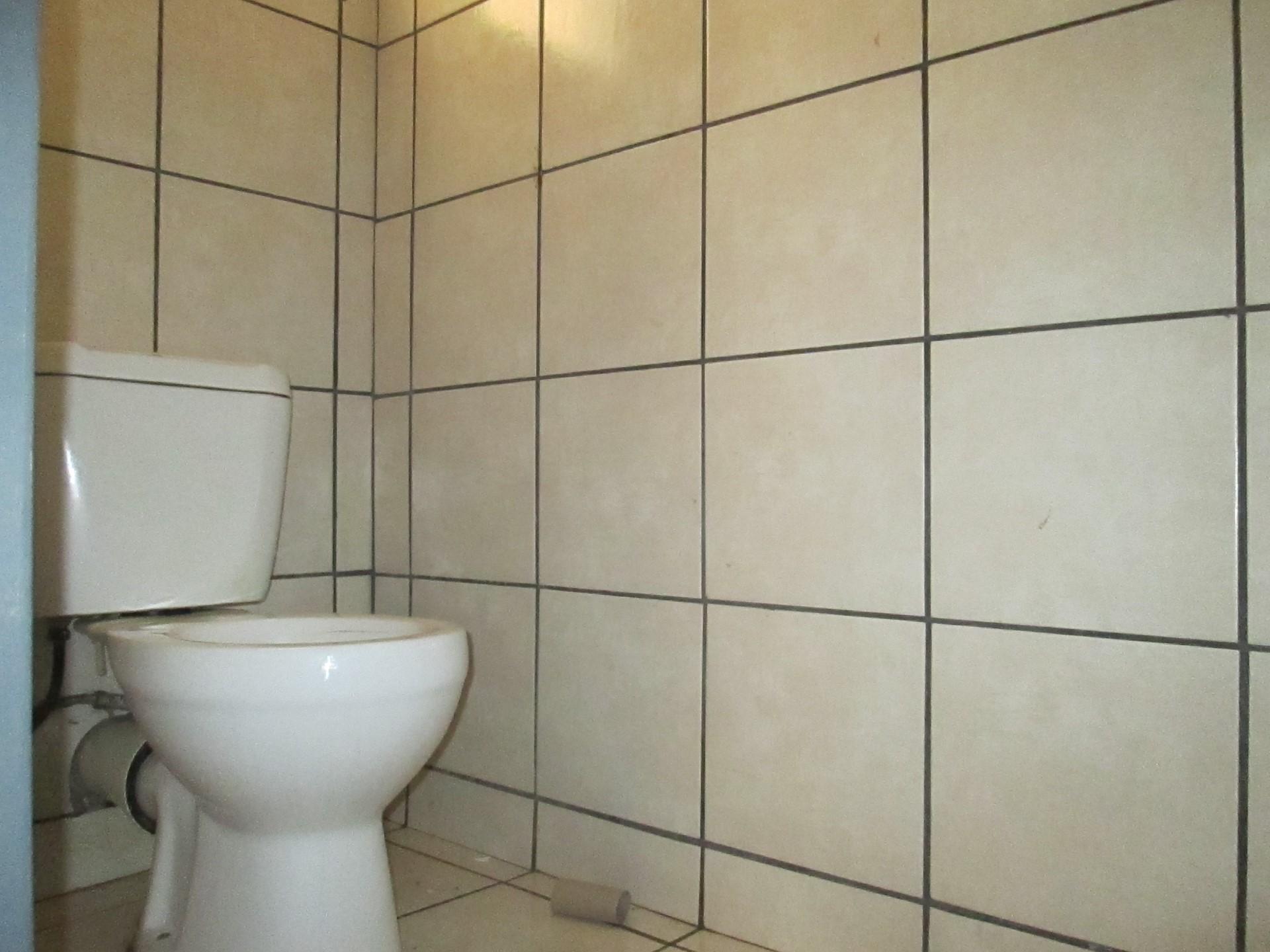 Main Bathroom - 9 square meters of property in Vanderbijlpark