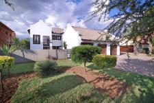 Front View of property in Willow Acres Estate