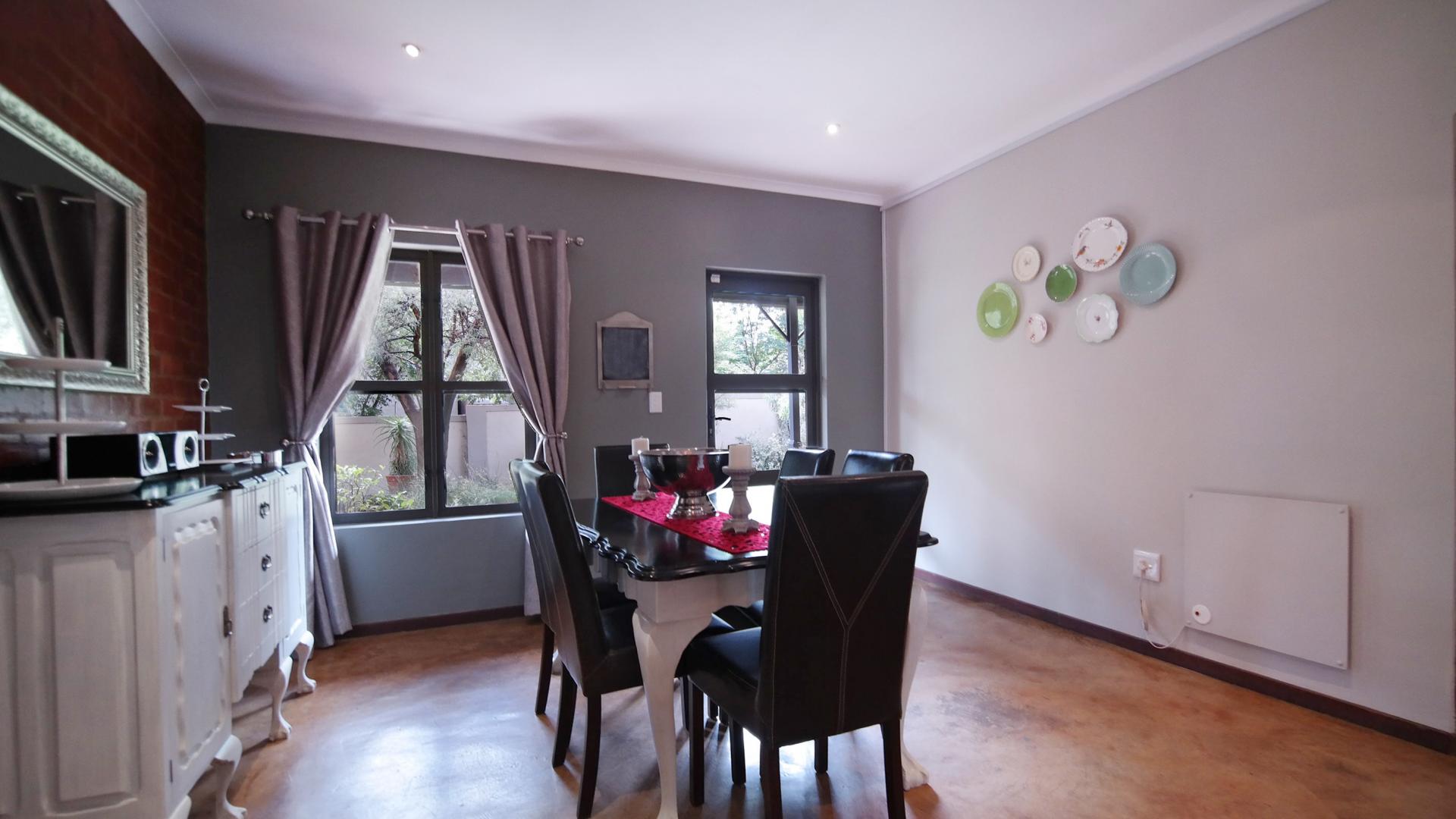 Dining Room - 34 square meters of property in Olympus Country Estate