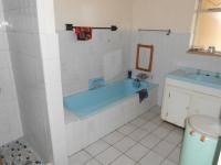 Main Bathroom - 7 square meters of property in Rhodesfield