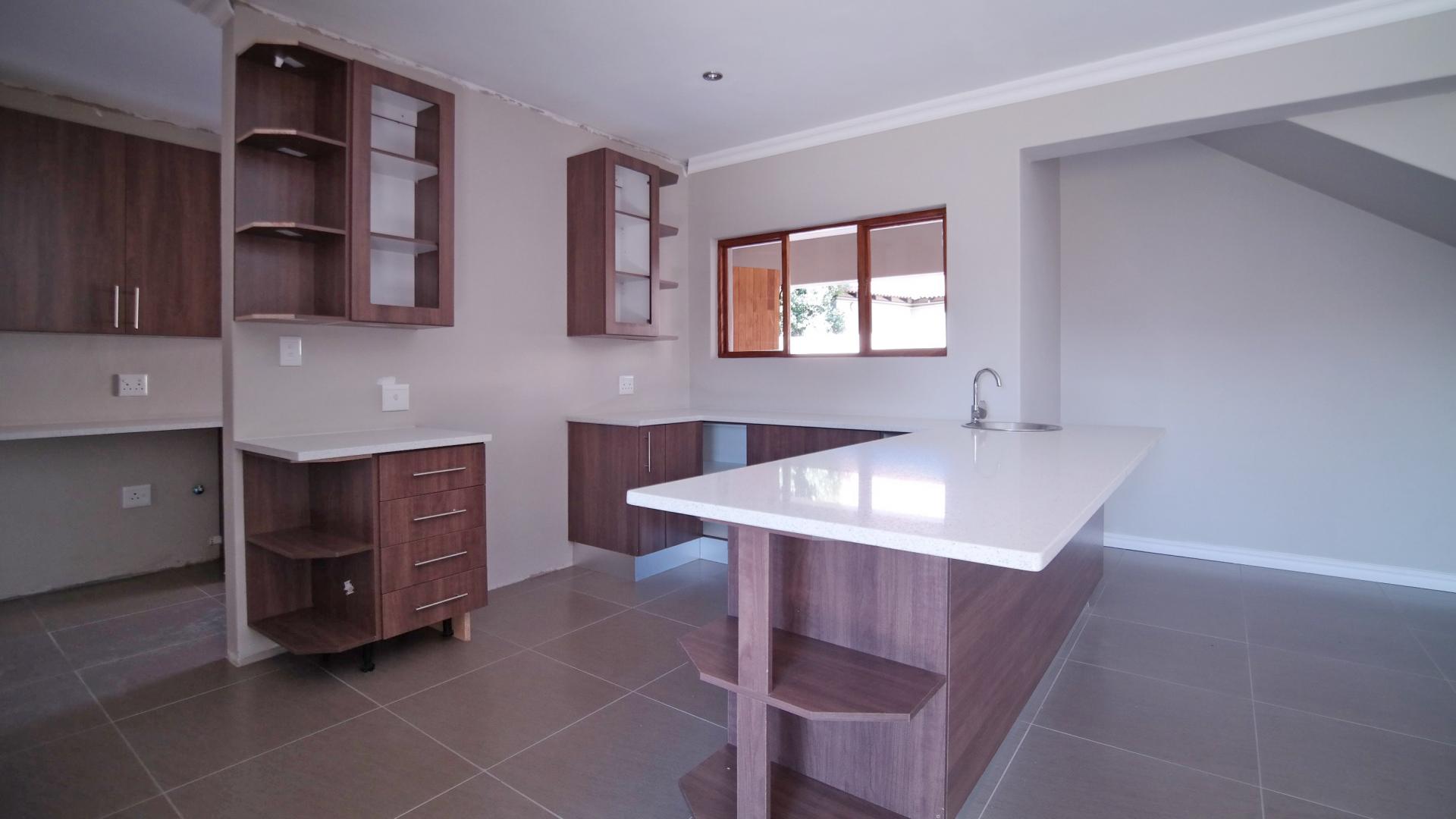 Kitchen - 15 square meters of property in Willow Acres Estate
