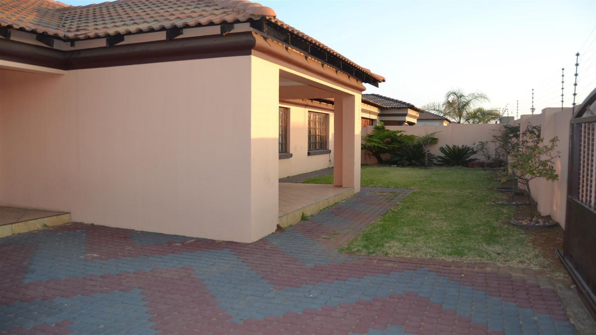 3 Bedroom House for Sale For Sale in Middelburg MP Priva
